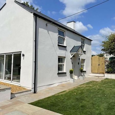 Charming Cottage Close To M4 Bridgend Bridgend  Ngoại thất bức ảnh