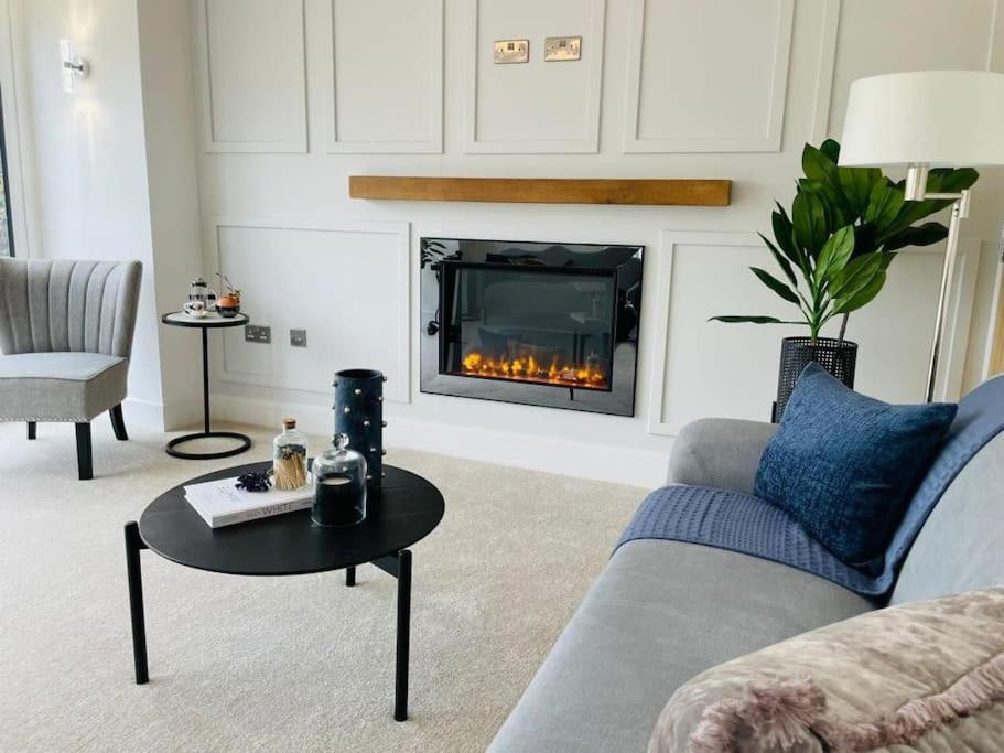 Charming Cottage Close To M4 Bridgend Bridgend  Ngoại thất bức ảnh